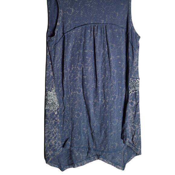 Pretty Angel Blue Floral Accents Sleeveless Blouse Sz L Cottage Core - Picture 2 of 3